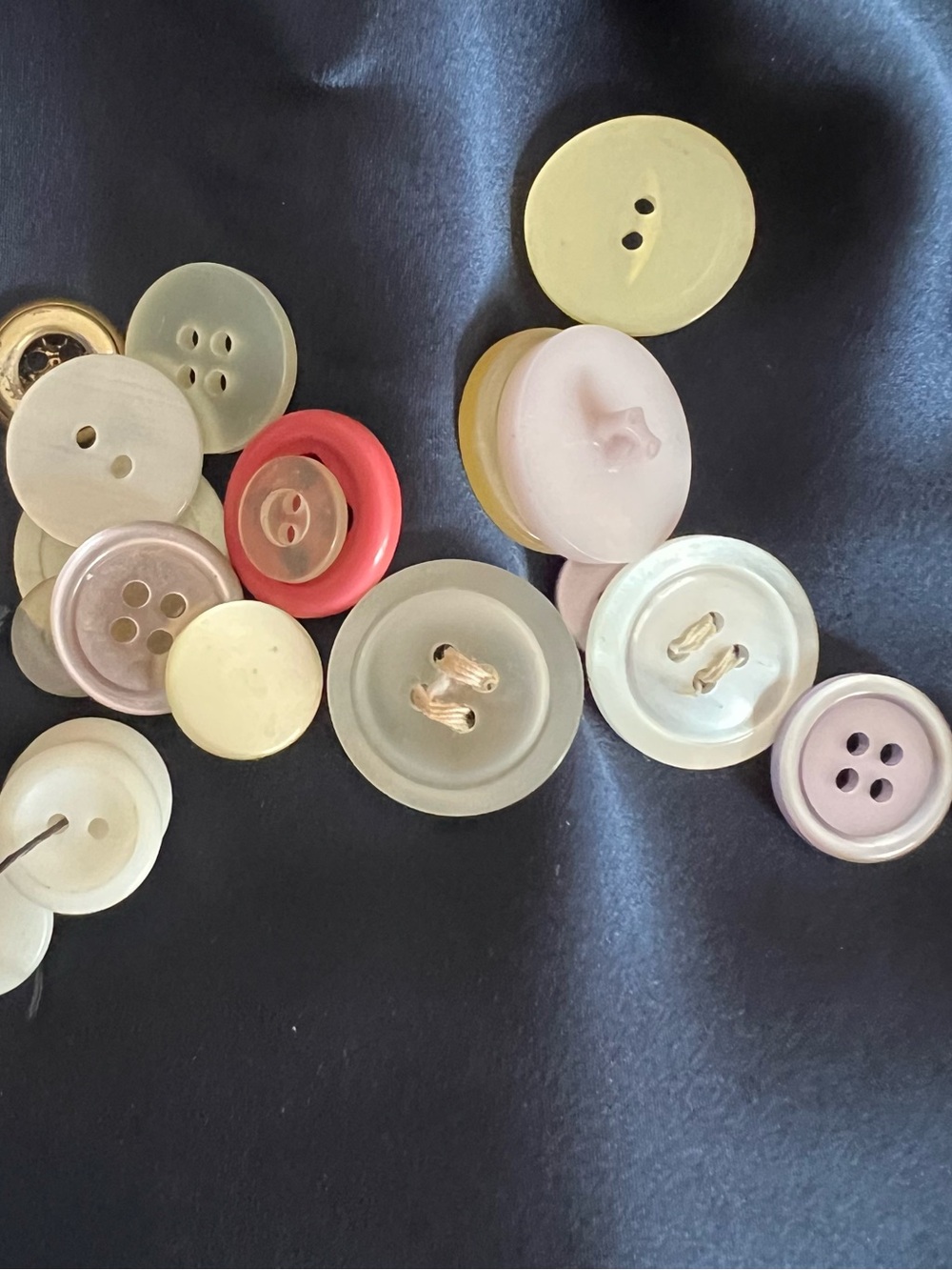 Assorted Buttons - Picture 3 of 3